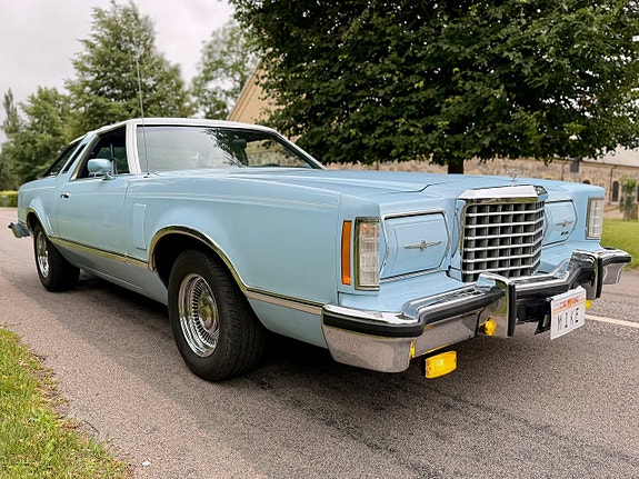 Ford Thunderbird 9 of 25