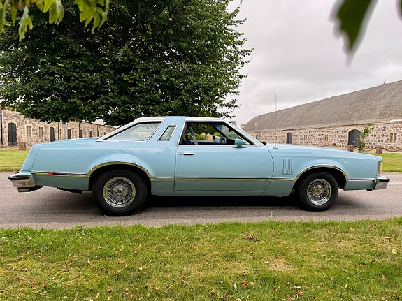 Ford Thunderbird 8 of 25