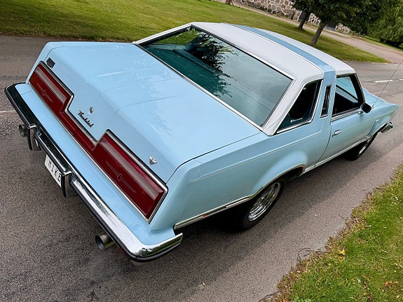 Ford Thunderbird 13 of 25