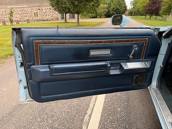 Ford Thunderbird 15 of 25