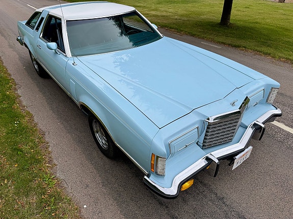 Ford Thunderbird 10 of 25