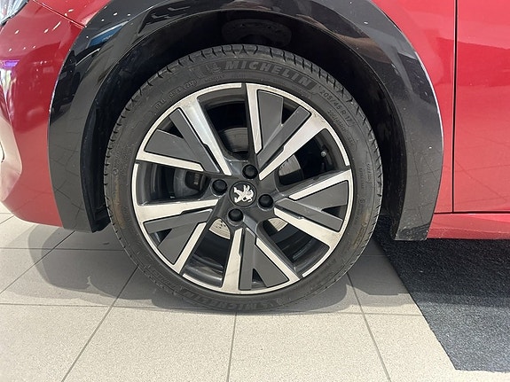 Peugeot 208 4 of 5