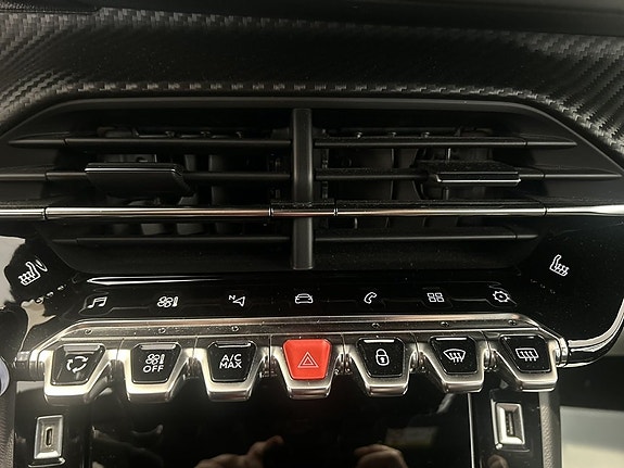 Peugeot 208 16 of 19