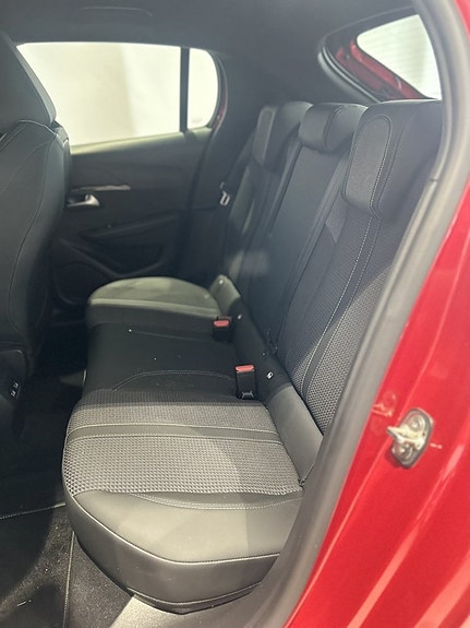 Peugeot 208 9 of 19