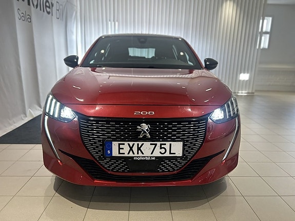 Peugeot 208 2 of 5