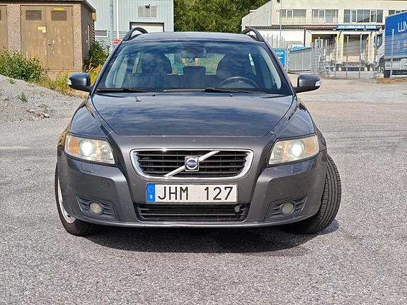 Volvo V50 2 of 5