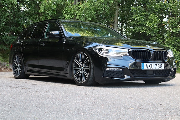 BMW 540i 3 of 5