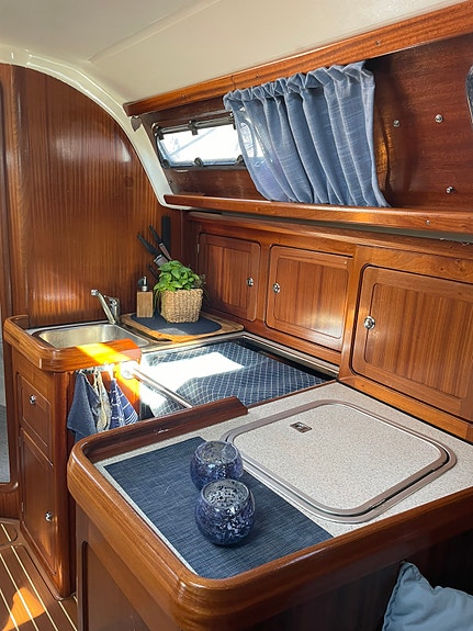 Bavaria 37 - 2001 5 of 5