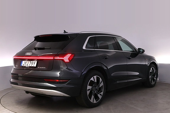 Audi e-tron 5 of 5