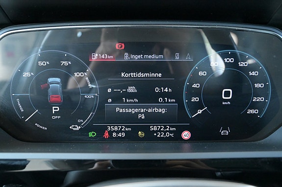 Audi e-tron 9 of 27