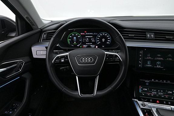 Audi e-tron 7 of 27