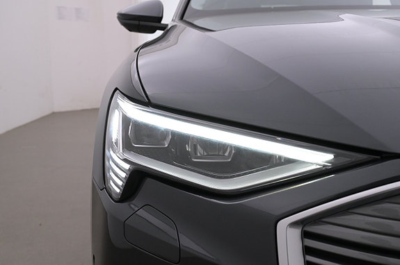 Audi e-tron 26 of 27