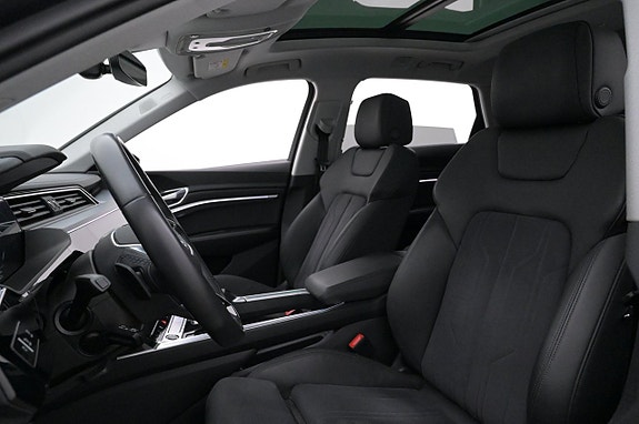 Audi e-tron 10 of 27
