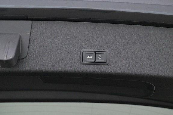 Audi e-tron 23 of 27