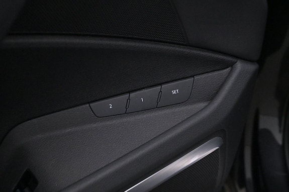 Audi e-tron 11 of 27