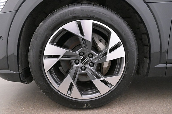 Audi e-tron 27 of 27