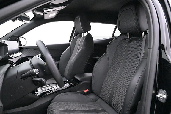Peugeot e-2008 10 of 27
