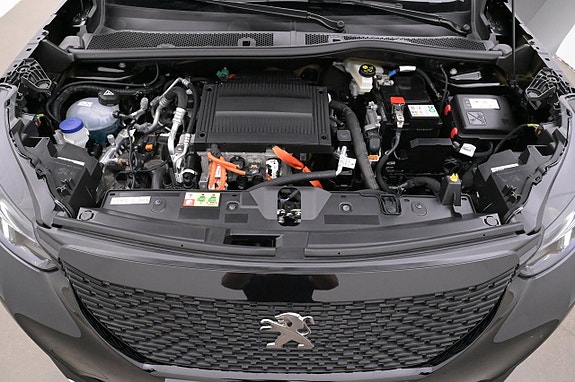 Peugeot e-2008 26 of 27