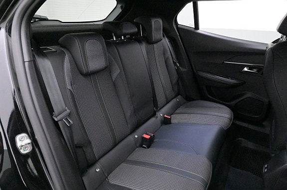 Peugeot e-2008 21 of 27