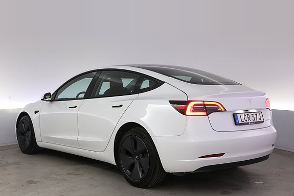 Tesla Model 3 4 of 5