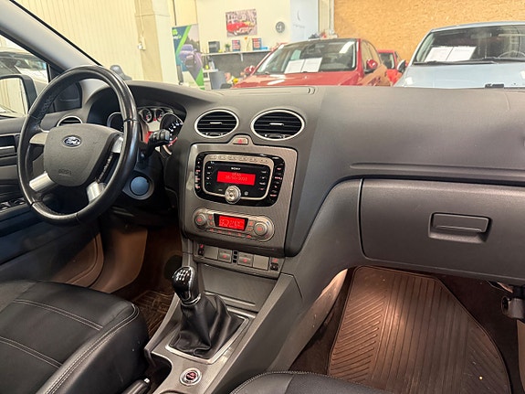 Ford Focus 10 of 15