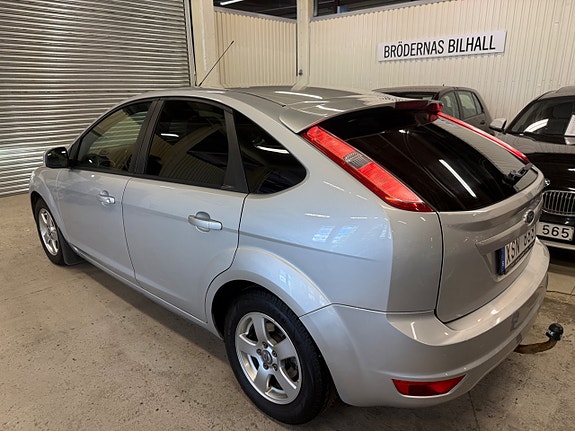 Ford Focus 2 of 5