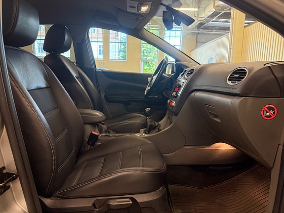 Ford Focus 12 of 15
