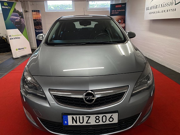 Opel Astra 2 of 5