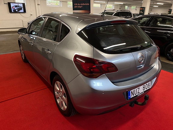 Opel Astra 4 of 5
