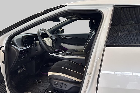 Kia EV6 8 of 19