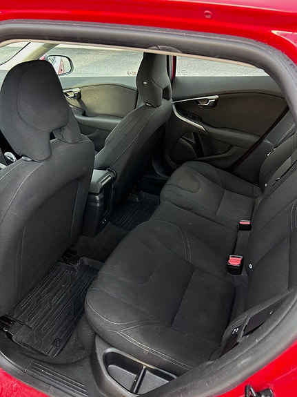 Volvo V40 5 of 6