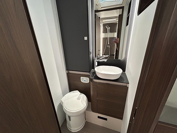 Adria Coral Supreme 670 SL / Litium / Ugn / Automat 15 of 25