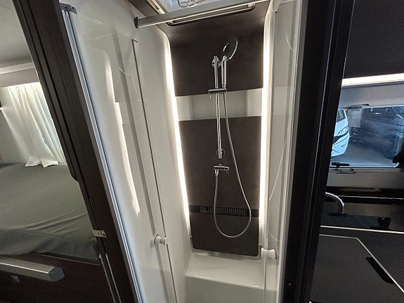 Adria Coral Supreme 670 SL / Litium / Ugn / Automat 14 of 25