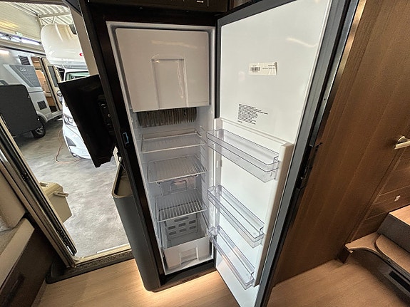 Adria Coral Supreme 670 SL / Litium / Ugn / Automat 18 of 25