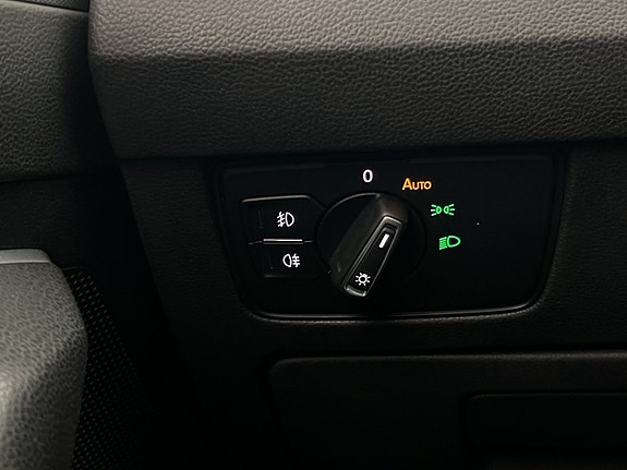 Volkswagen Passat 28 of 29