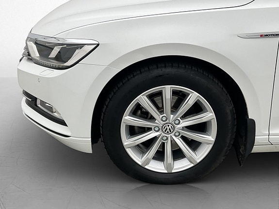 Volkswagen Passat 24 of 29