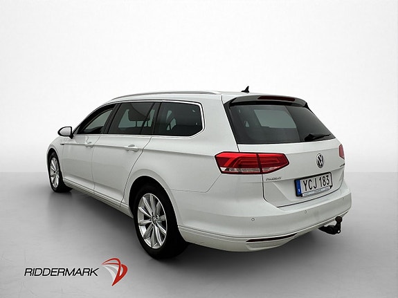 Volkswagen Passat 5 of 29