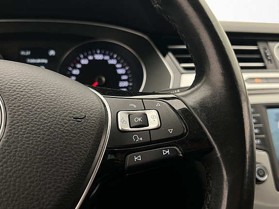 Volkswagen Passat 17 of 29