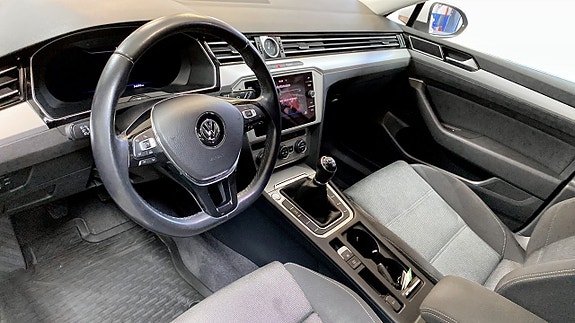 Volkswagen Passat 7 of 13