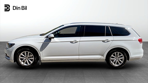 Volkswagen Passat 2 of 5