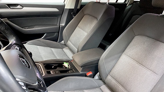 Volkswagen Passat 8 of 13