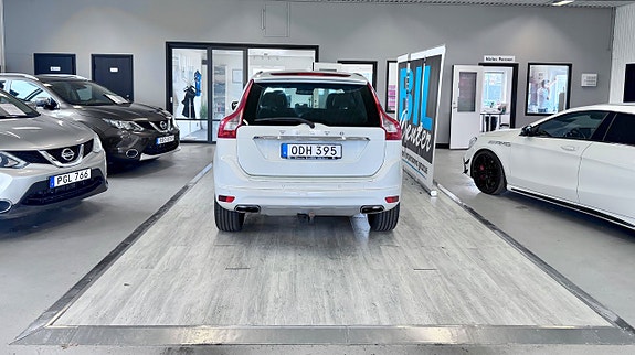 Volvo XC60 3 of 5