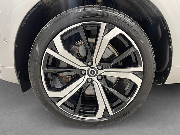 Volvo XC60 8 of 23