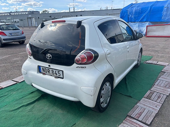 Toyota Aygo 4 of 5