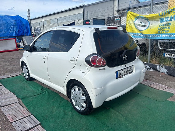 Toyota Aygo 3 of 5