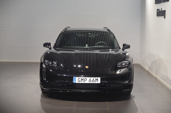Porsche Taycan Cross Turismo 3 of 5