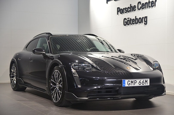 Porsche Taycan Cross Turismo 2 of 5