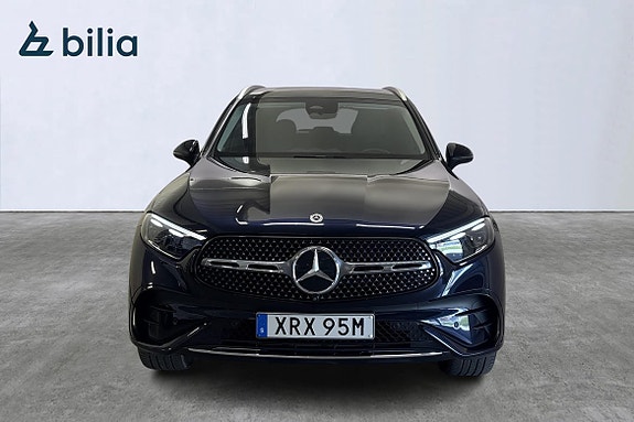 Mercedes-Benz GLC300 e 2 of 5