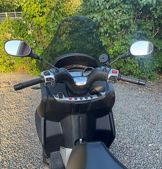 Piaggio MP3 400 HPE 3 of 3