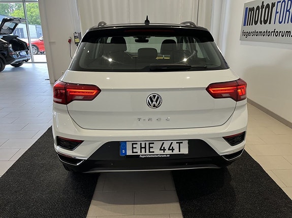 Volkswagen T-Roc 4 of 5